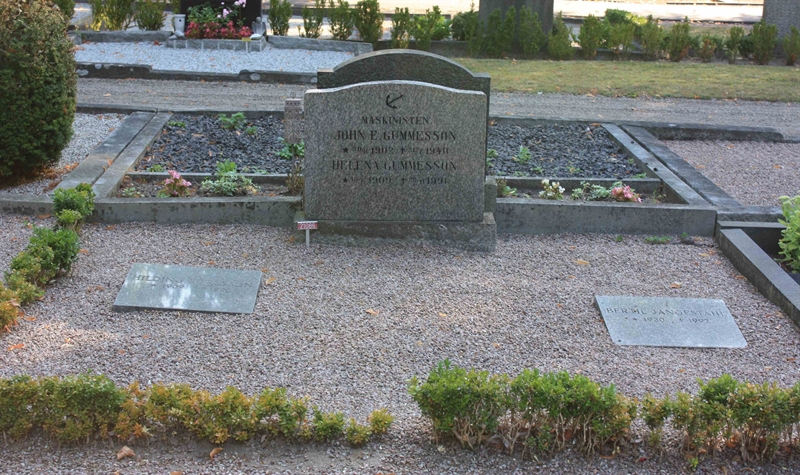 Grave number: Ö 21i   134, 135