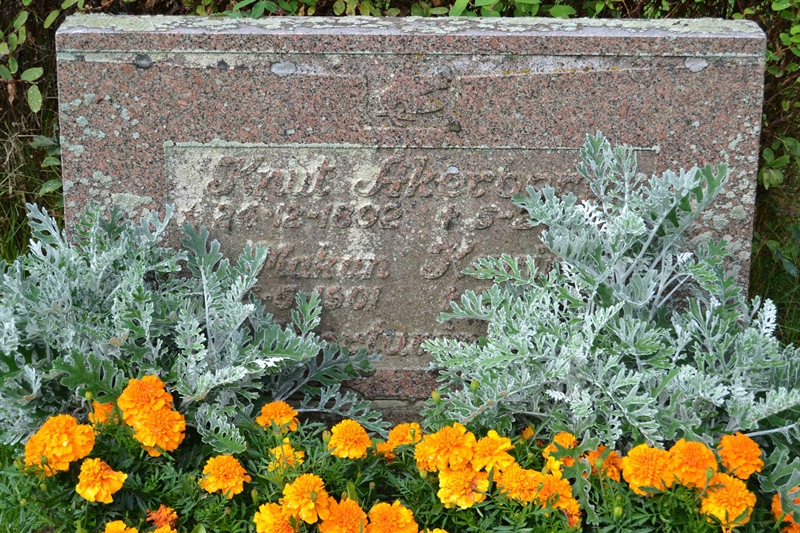 Grave number: 11 4   191-193