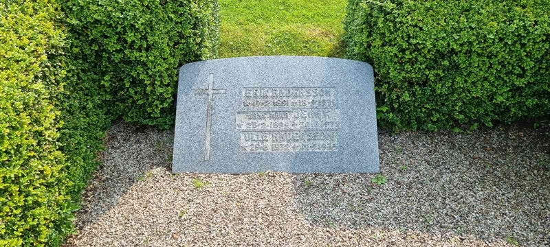 Grave number: SK 1 04  498, 499, 500