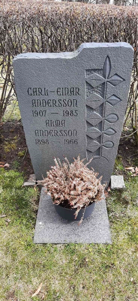Grave number: GK O    67, 68