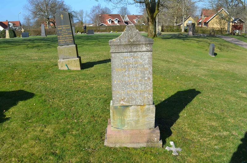 Grave number: TR 1A   227d