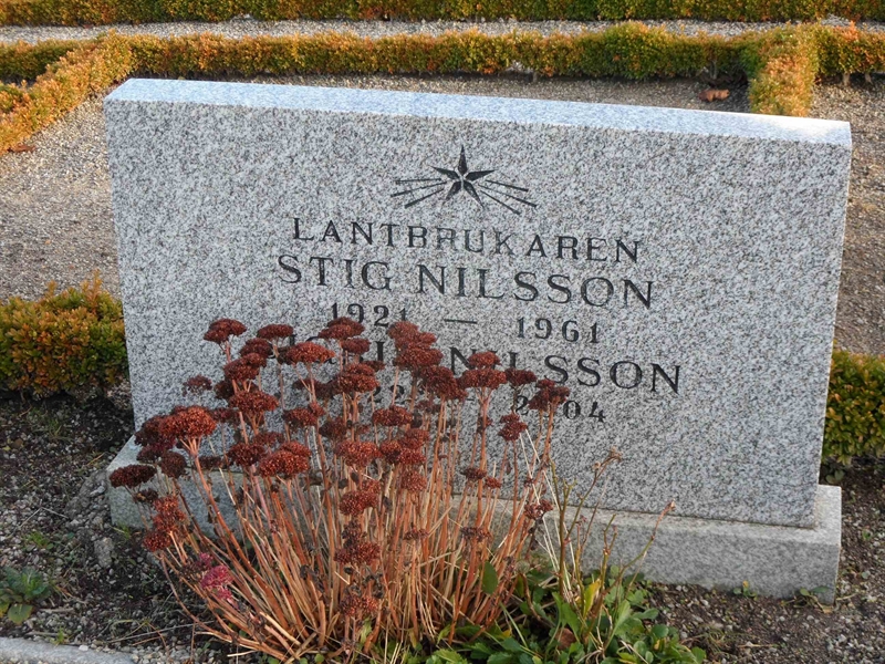 Grave number: 2 01  1273