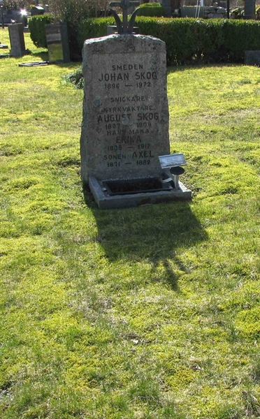 Grave number: HJ  1123A, 1123B