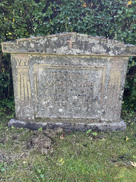 Grave number: 1 P1    32-33