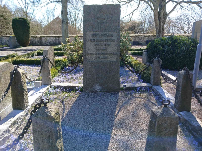 Gravnummer: NV D     30