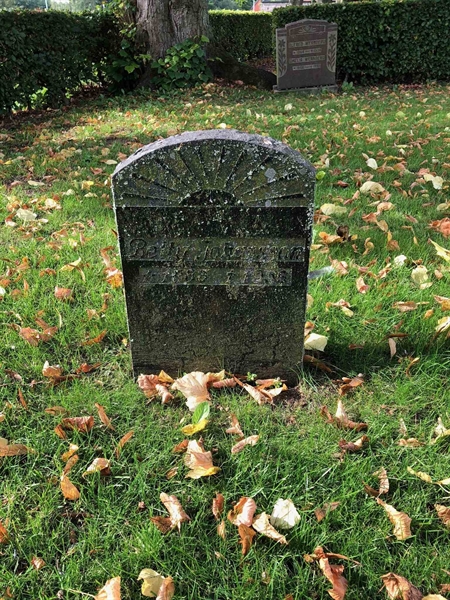 Grave number: AK 02    29