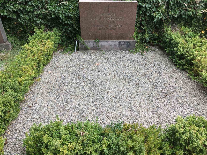 Grave number: 20 I    45-46