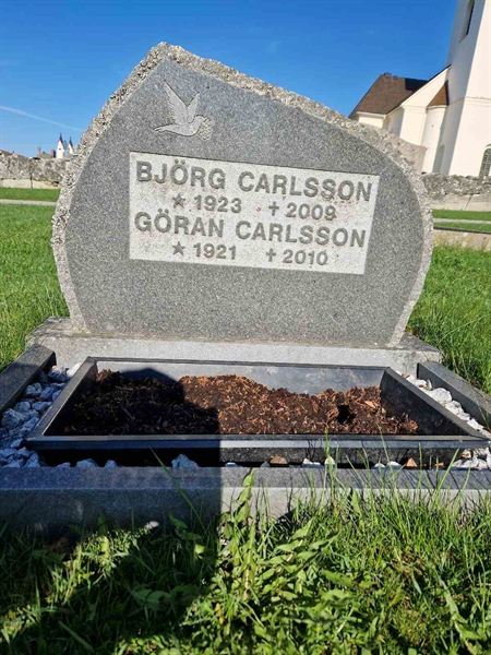 Grave number: 501 14 2674-2675