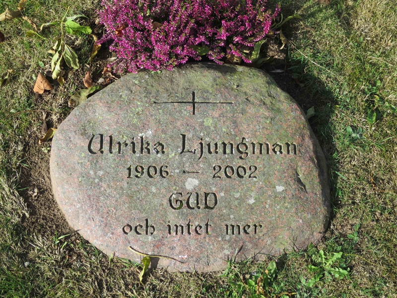 Grave number: HK H   104A, 105B, 105C