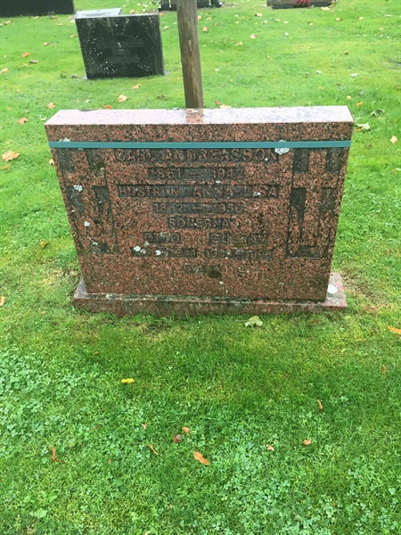 Grave number: 2 G   055
