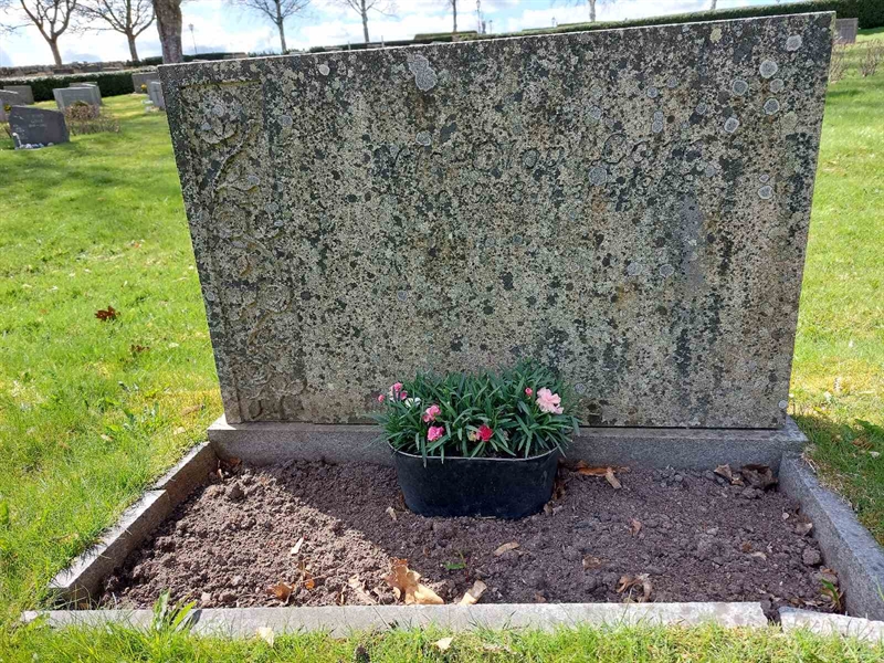 Grave number: HV 27    3, 4