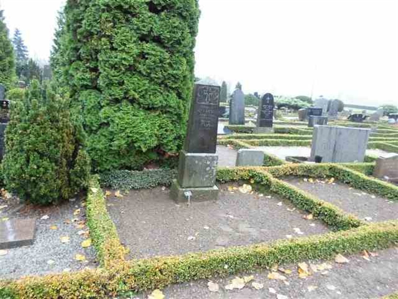 Grave number: VK 1 379-381