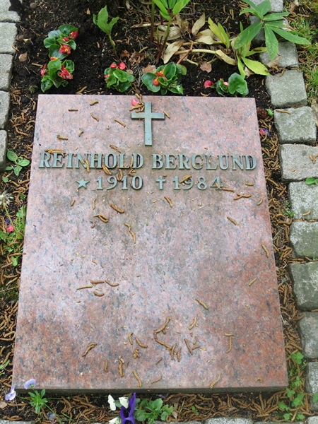 Grave number: HÖB N.UR   399