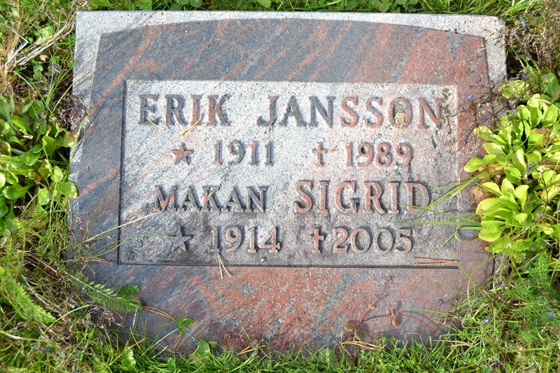 Grave number: 4 JU     4