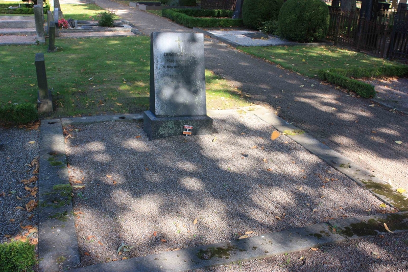 Grave number: Ö 14y    37, 38