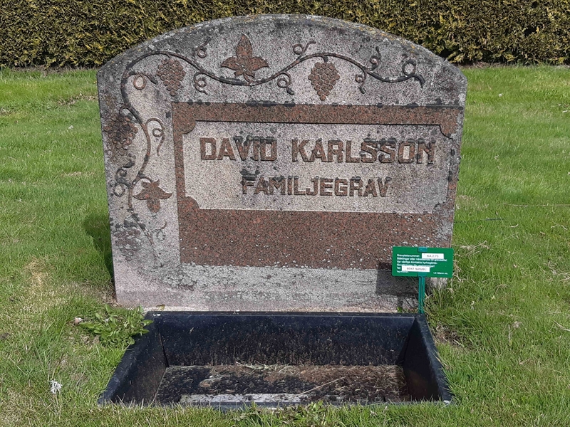 Grave number: KA 02    73