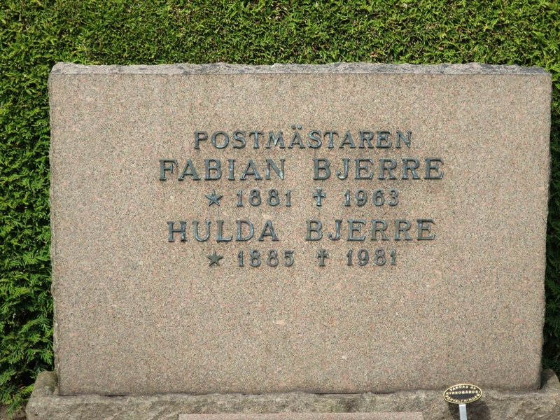 Grave number: HÖB 48    36