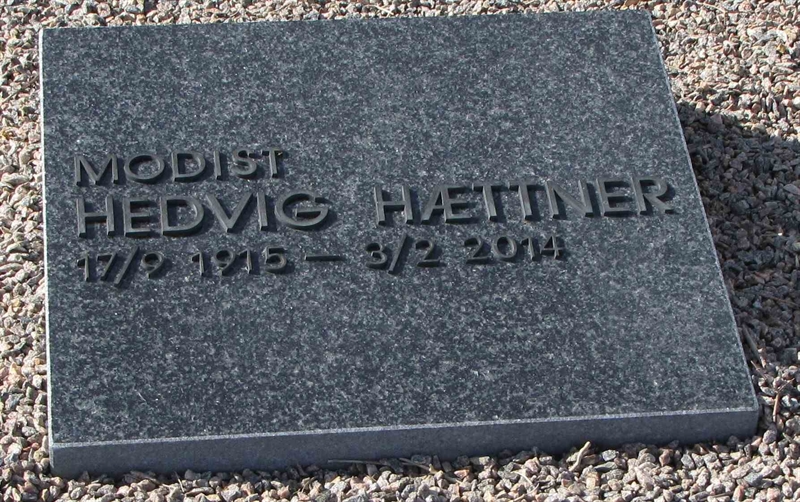 Grave number: HJ  1582, 1583