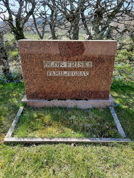 Grave number: VN E   124-129