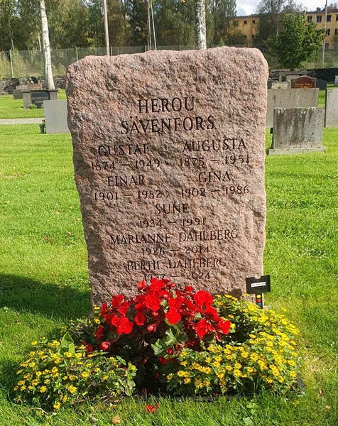 Grave number: 1 X   212-213