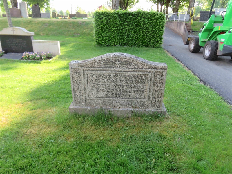 Grave number: 01 B   199, 200