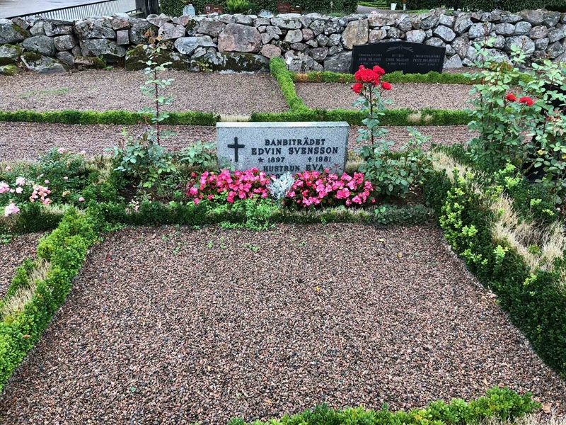 Grave number: Kå 39    16, 17