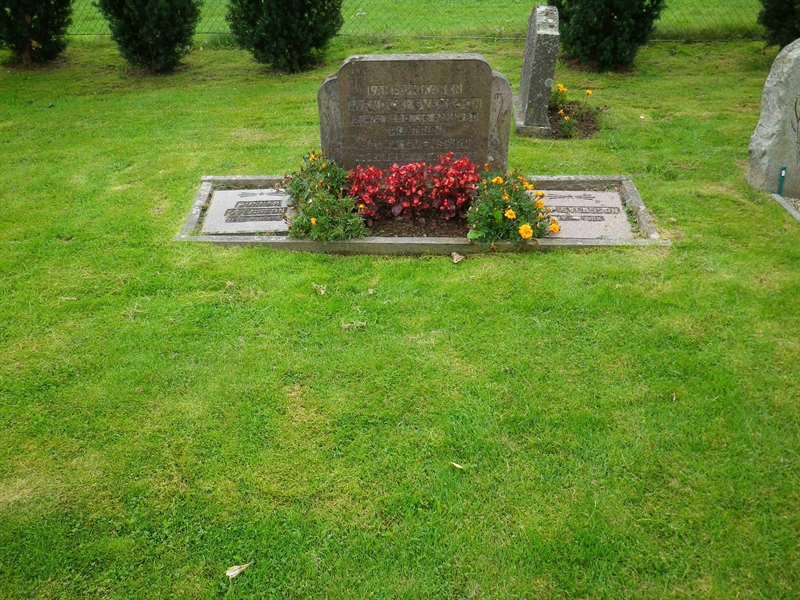 Grave number: VI J    85, 86