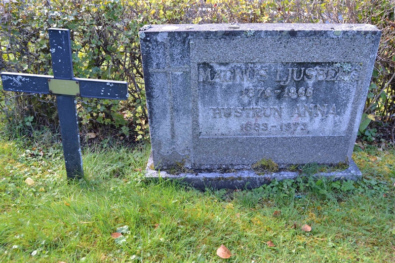 Grave number: 4 I   335