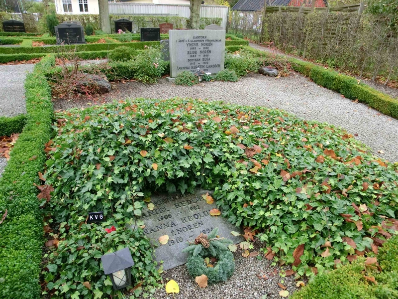 Grave number: ÄS 04    021