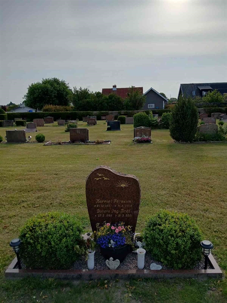 Grave number: NY D1    71, 72, 73