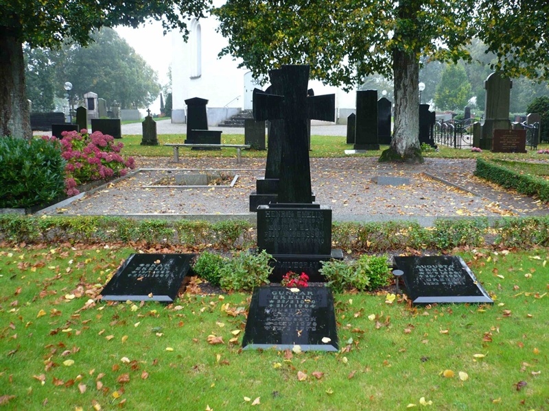 Grave number: SK H   145, 146, 147, 148, 149, 150, 151, 152