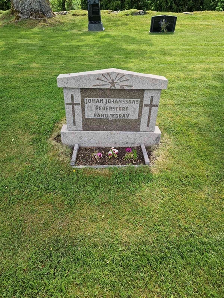 Grave number: 05 R   90