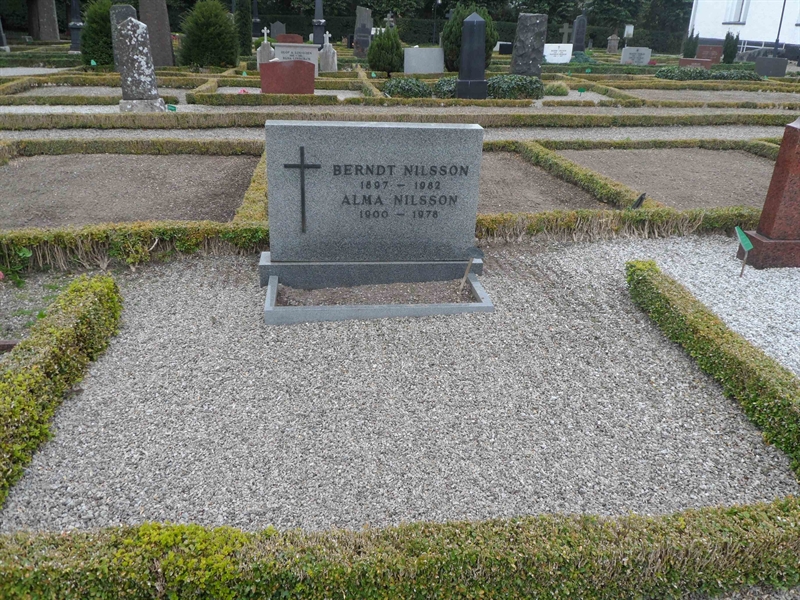 Grave number: ÖT GNK2D    13, 14