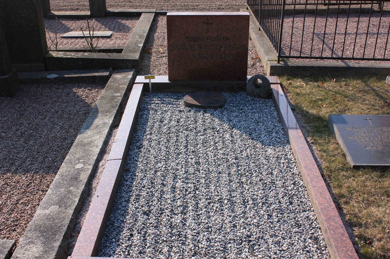 Grave number: Ö 04i   111