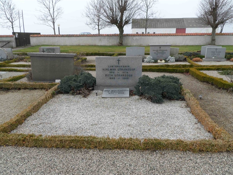 Grave number: 2 01  2012