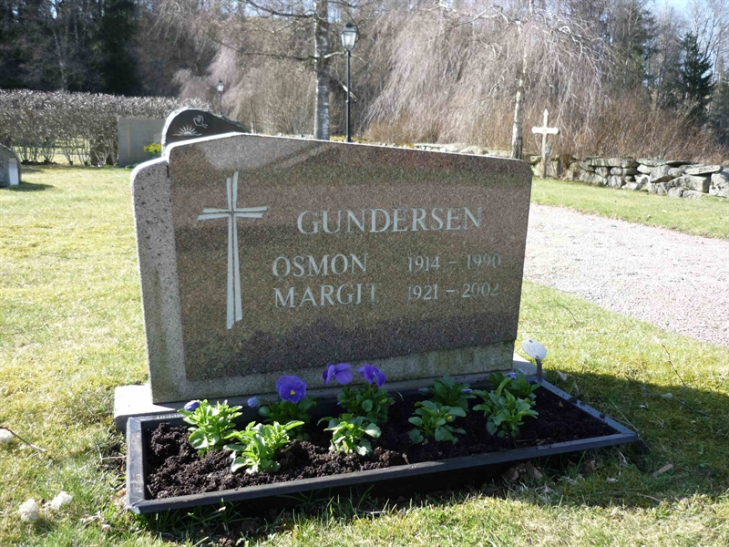 Grave number: ÖD 06  220, 221