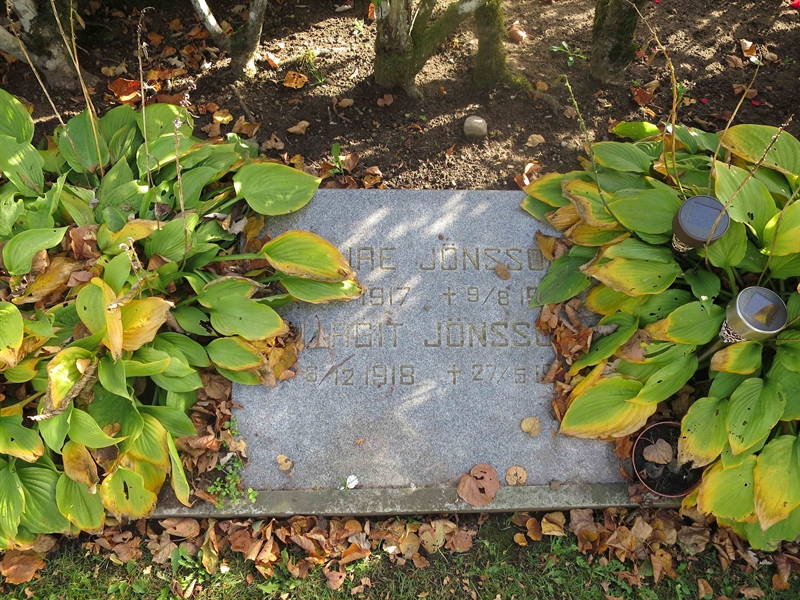 Grave number: HK J    13, 14