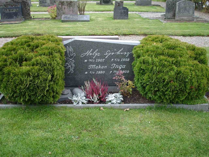 Grave number: FN D    11, 12