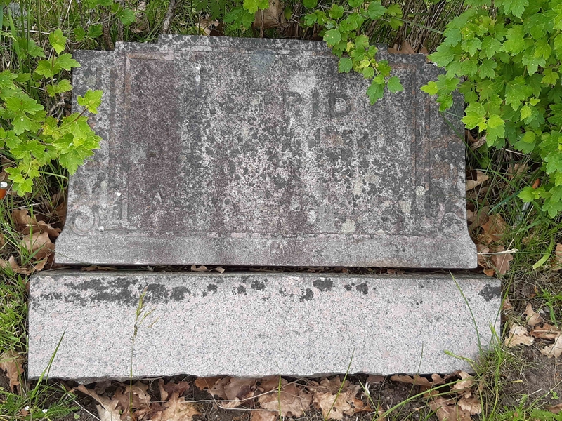 Grave number: NO 25   882