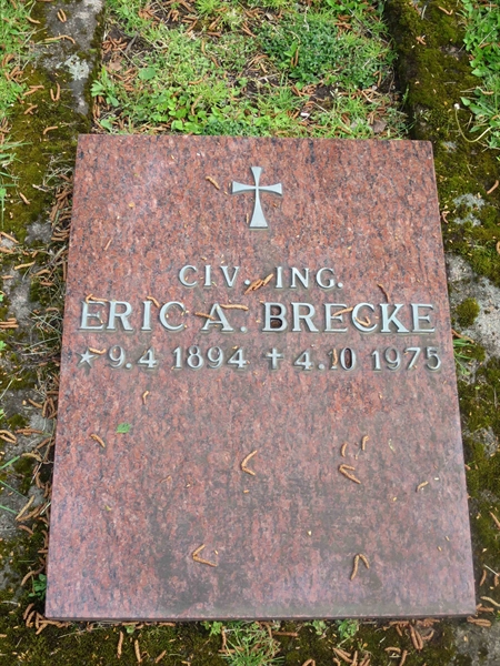 Grave number: HÖB N.UR    24