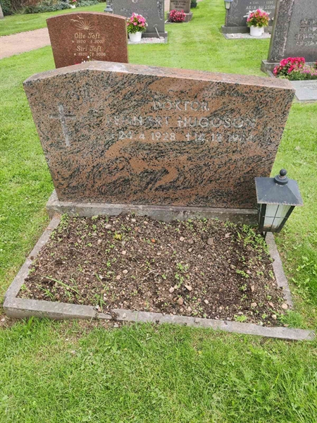 Grave number: GK E   12 a, 12 b