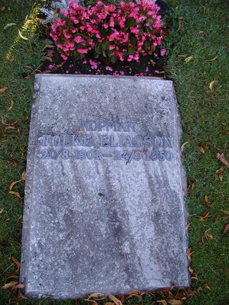 Grave number: VK R    11, 12