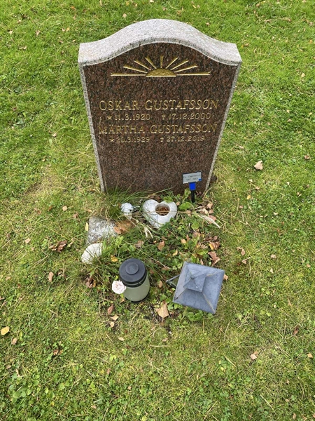 Hautatunnus: 2 C   982-983