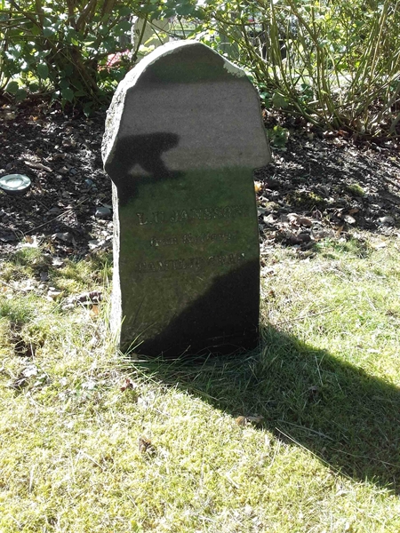Grave number: NO 08     4