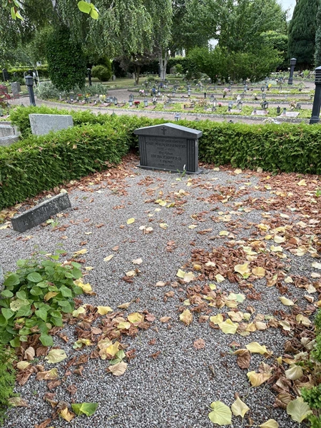 Grave number: NK II 42-43