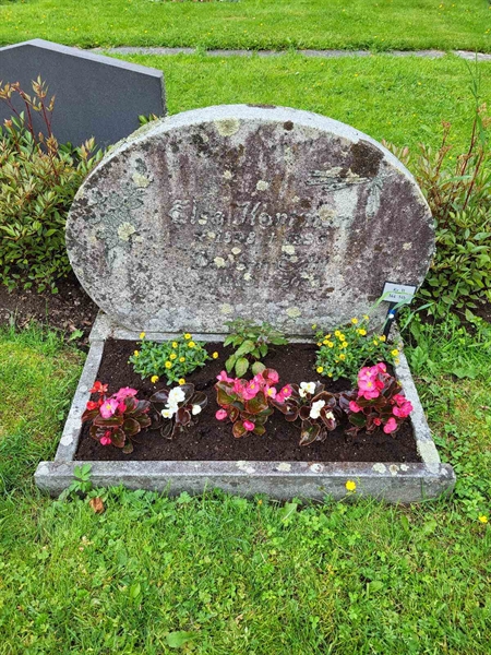 Grave number: kö 01 11   144-145