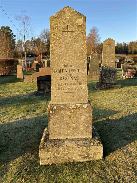 Grave number: 10 Ös 01   156