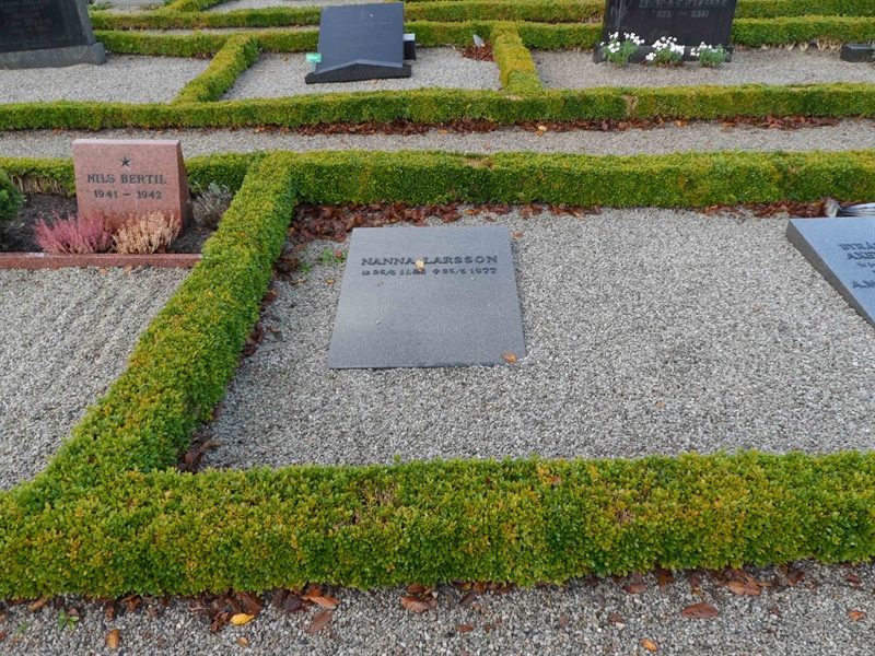 Grave number: ÖTN NMK4     6