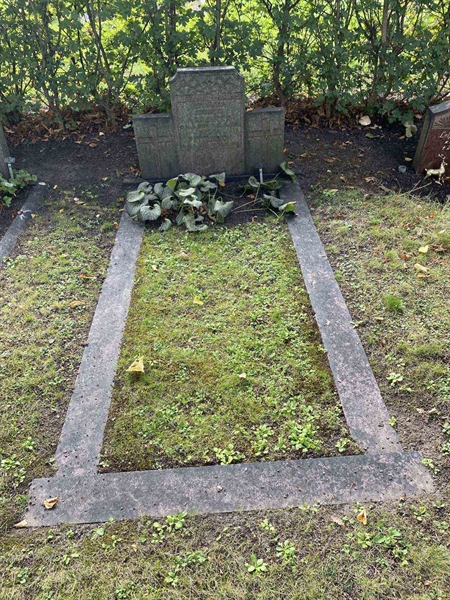 Grave number: 1 P    10