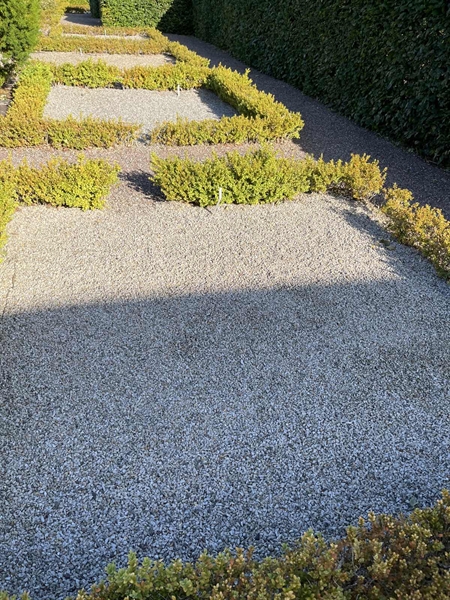Grave number: NK E 24-25
